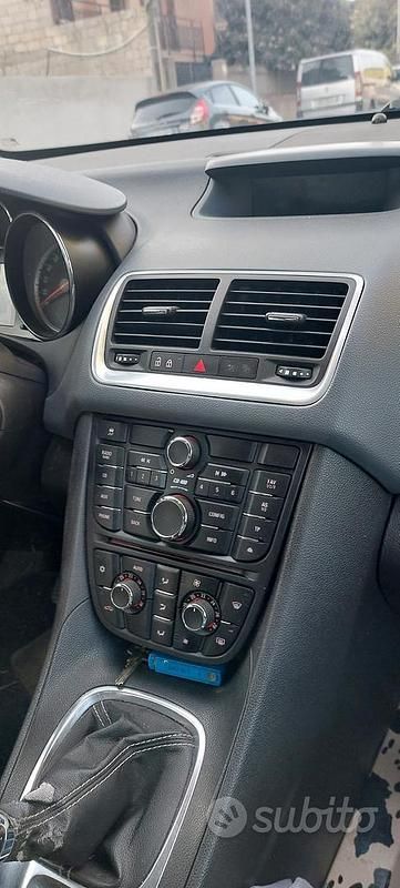 Usata Opel Meriva 95 CV (69 kW) 2011 Grigio Monovolume