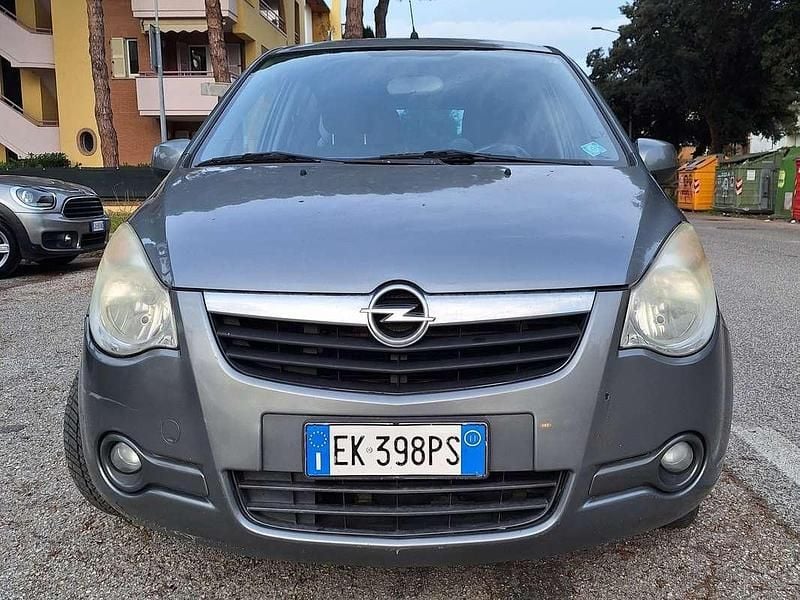 Usata Opel Agila Enjoy 94 CV (69 kW) 2011 Argento Utilitaria