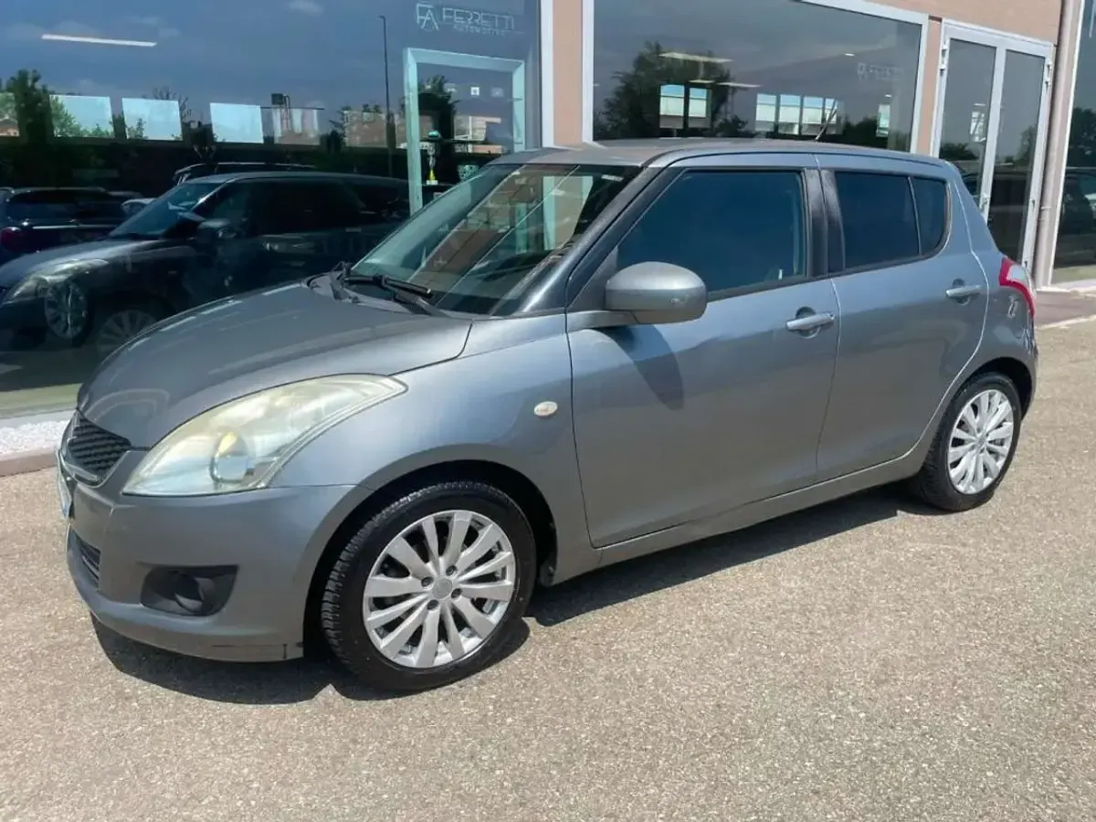 Usata Suzuki Swift 94 CV (69 kW) 2012 Grigio Utilitaria