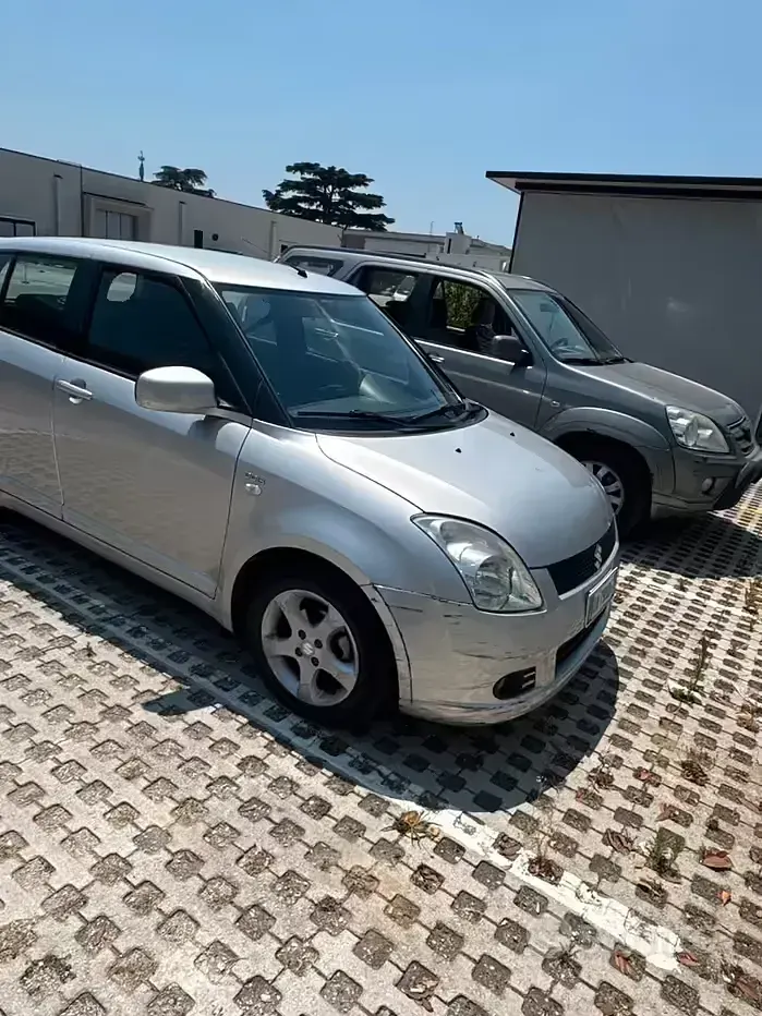 Usata Suzuki Swift 69 CV (50 kW) 2006 Grigio Utilitaria