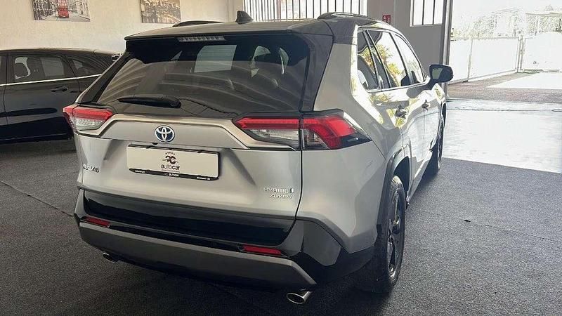 Usata Toyota RAV4 Hybrid Style 178 CV (130 kW) 2019 Argento SUV