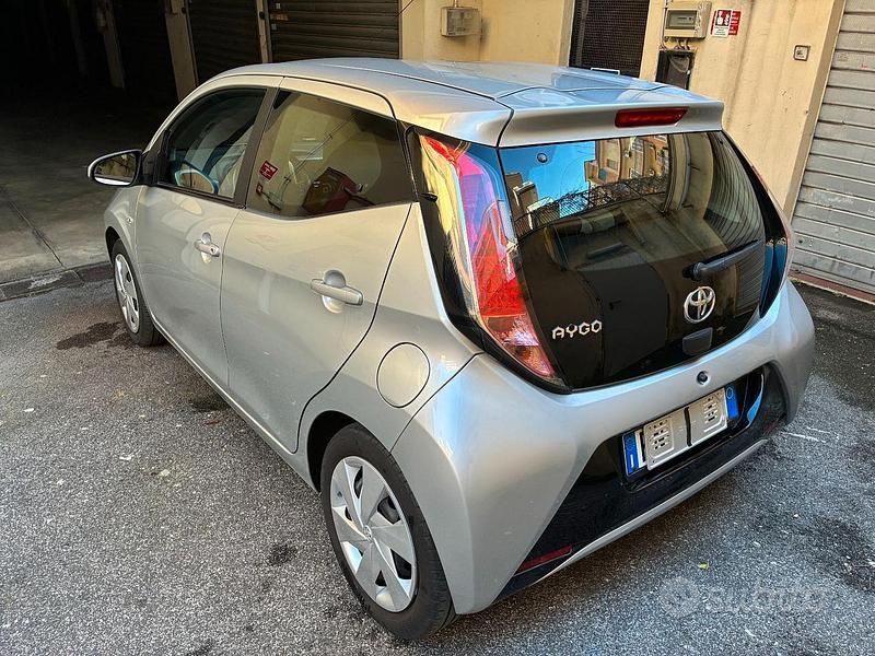 Usata Toyota Aygo X-play 69 CV (50 kW) 2018 Grigio Utilitaria