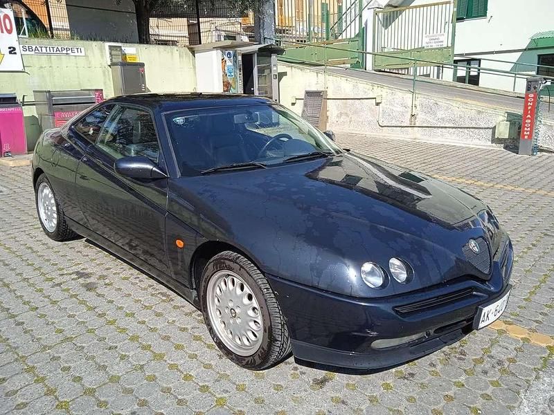 Nero Usata 1996 Alfa Romeo GTV Lusso Coupé | 6750 € (Buon prezzo) - Immagine 1/4