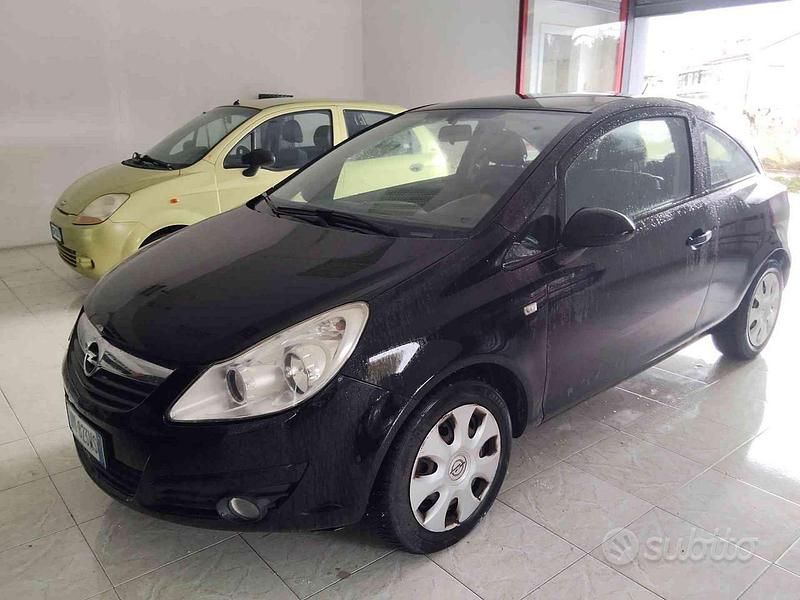 Usado Opel Corsa Club 75 HP (55 kW) 2009 Preto Citadino