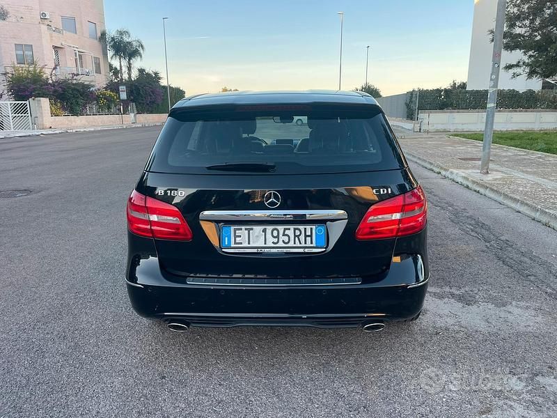 Usata Mercedes B180 109 CV (80 kW) 2013 Nero Monovolume