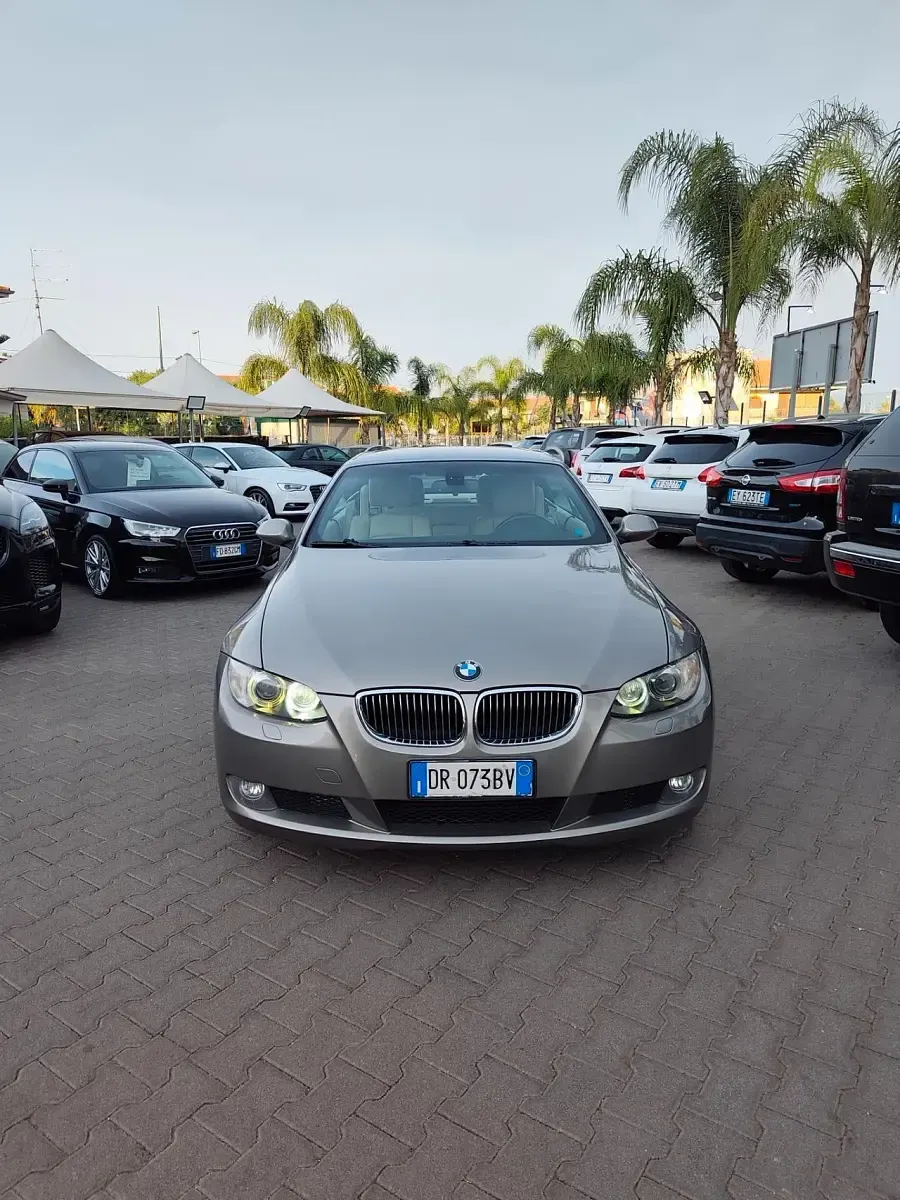 Usata BMW 320 M Sport 176 CV (129 kW) 2009 Oro Cabrio