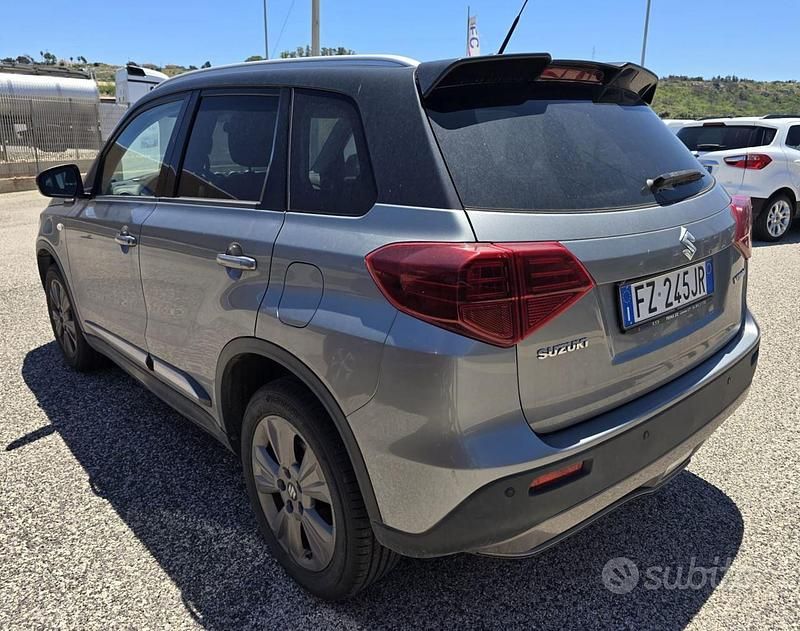 Usata Suzuki Vitara 111 CV (81 kW) 2019 Grigio SUV