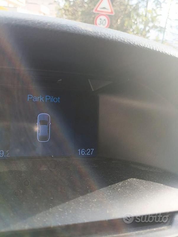 Usata Ford Focus 115 CV (84 kW) 2011 Giallo Berlina