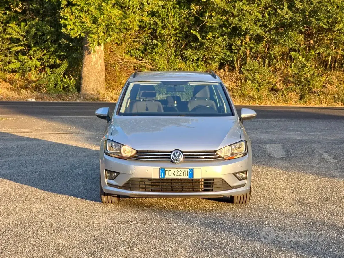 Usata VW Golf Sportsvan Executive 110 CV (80 kW) 2016 Grigio Monovolume