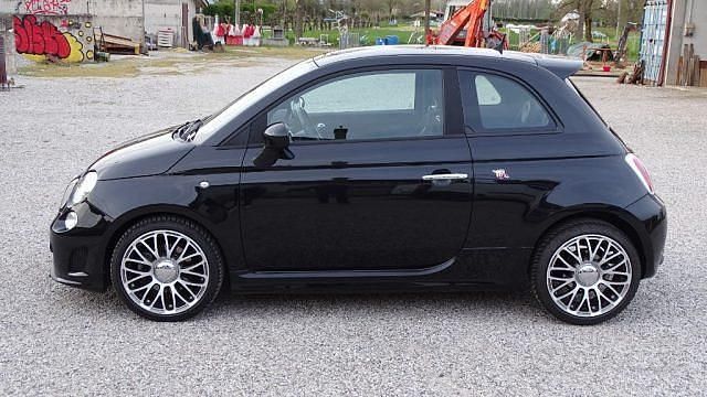 Usata Abarth 500 Custom 135 CV (99 kW) 2015 Nero Utilitaria