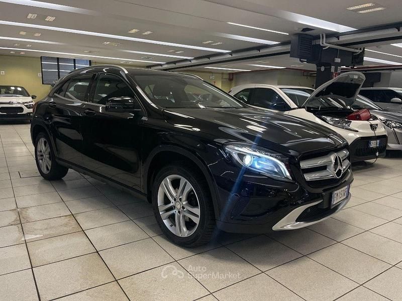 Usata Mercedes GLA180 110 CV (80 kW) 2016 Nero SUV