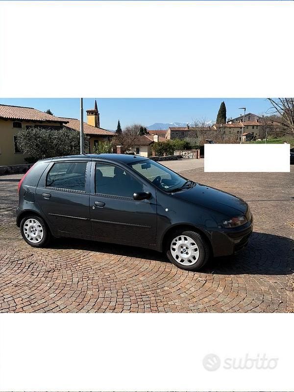 Usata Fiat Punto 80 CV (58 kW) 2001 Grigio Utilitaria
