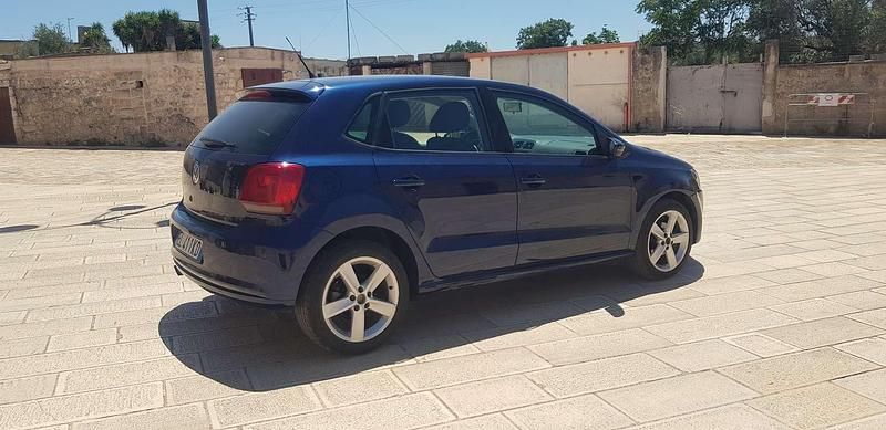 Usata VW Polo Highline 90 CV (66 kW) 2011 Blu Berlina
