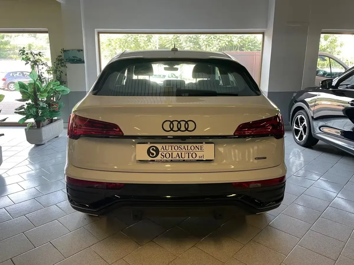 Usata Audi Q5 Sportback S-Line 204 CV (150 kW) 2022 Bianco SUV