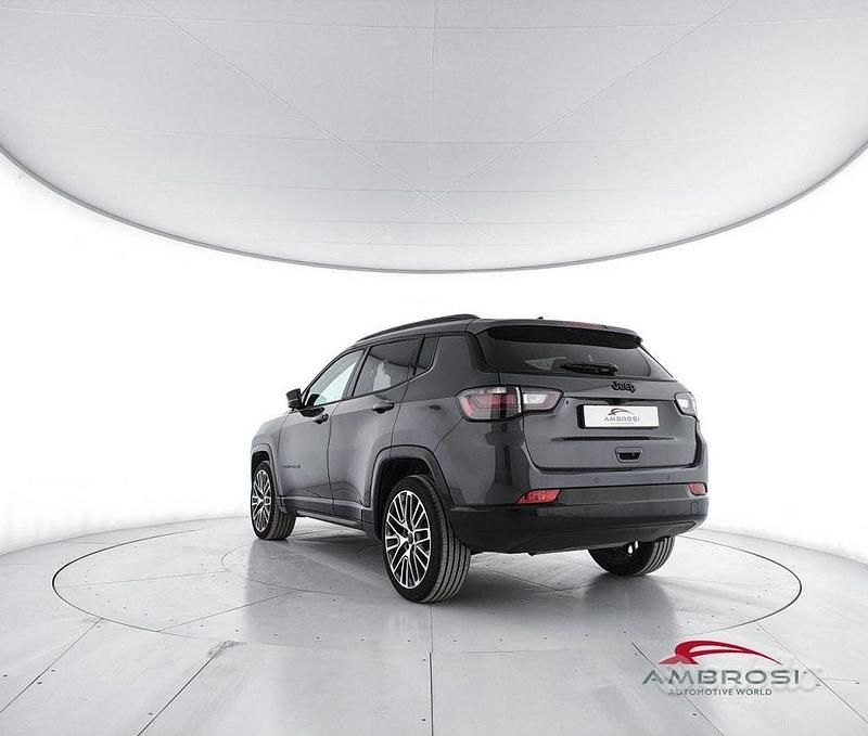 Occasion Jeep Compass Summit 130 ch (95 kW) 2025 Gris SUV