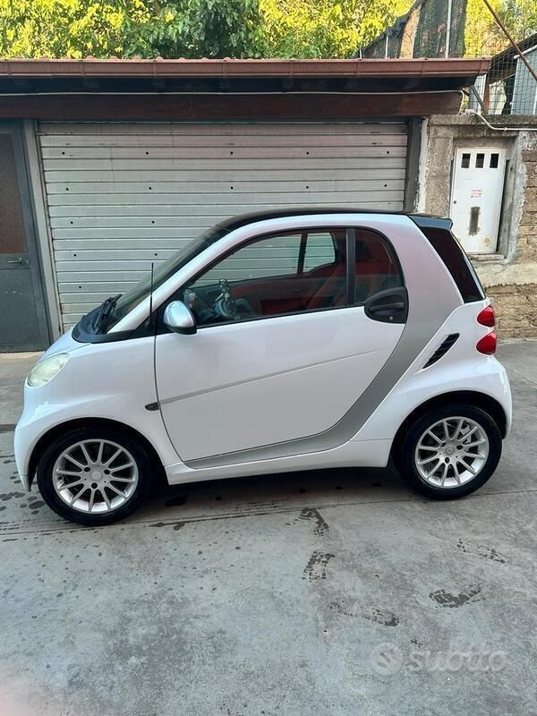 Usata 2008 Smart ForTwo Coupé Due volumi | 4800 € (Cara) - Immagine 1/4
