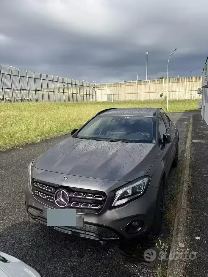 Usata Mercedes GLA200 Night 136 CV (100 kW) 2018 Grigio SUV