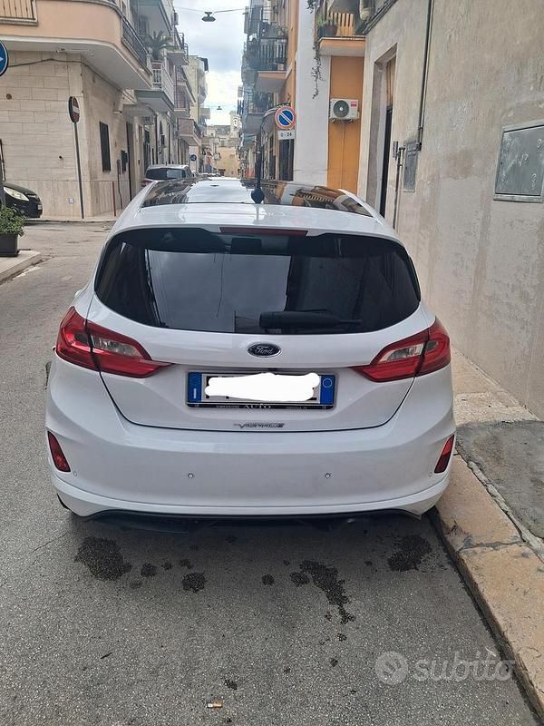 Usata Ford Fiesta Vignale 85 CV (62 kW) 2019 Bianco Utilitaria