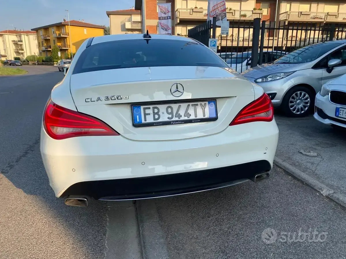 Usata Mercedes CLA200 Premium 136 CV (100 kW) 2016 Bianco Coupé