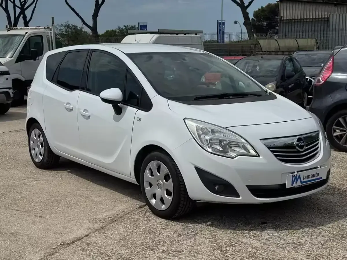 Usata Opel Meriva 120 CV (88 kW) 2013 Bianco Monovolume