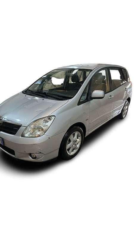 Usata Toyota Corolla Verso 90 CV (66 kW) 2003 Monovolume