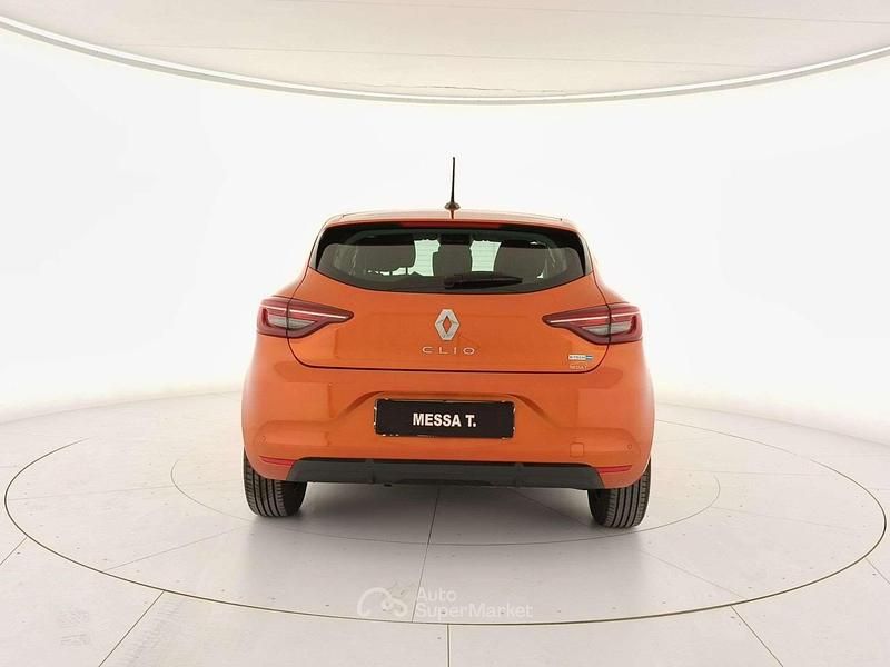 Usata Renault Clio V Equilibre 145 CV (106 kW) 2023 Arancione Berlina