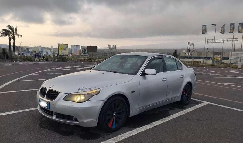 Usata BMW 520 163 CV (119 kW) 2005 Argento Berlina