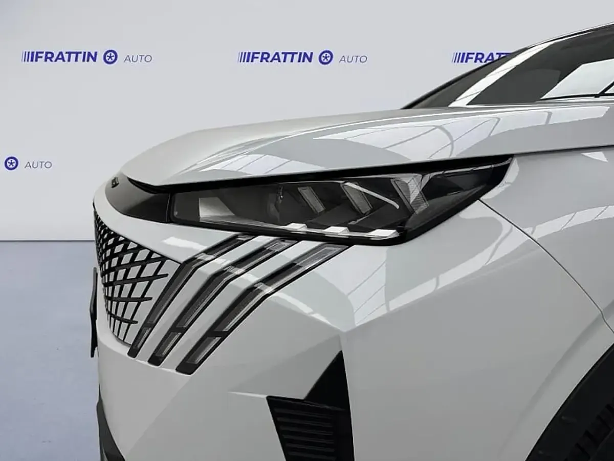 Usata Peugeot 5008 GT 196 CV (144 kW) 2025 Bianco SUV