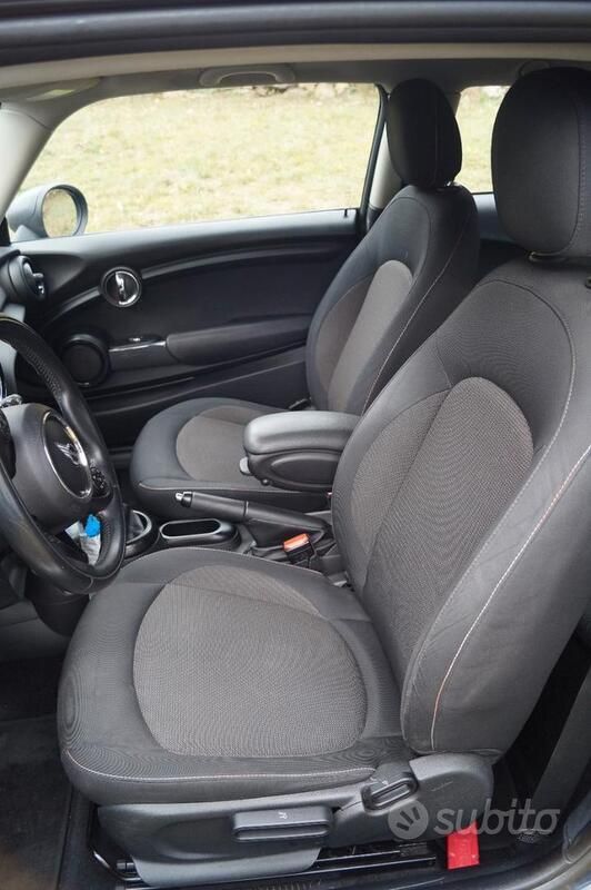 Usata Mini ONE 75 CV (55 kW) 2016 Blu Utilitaria