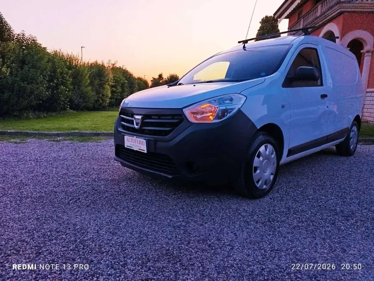 Usata Dacia Dokker Ambiance 90 CV (66 kW) 2015 Bianco Monovolume
