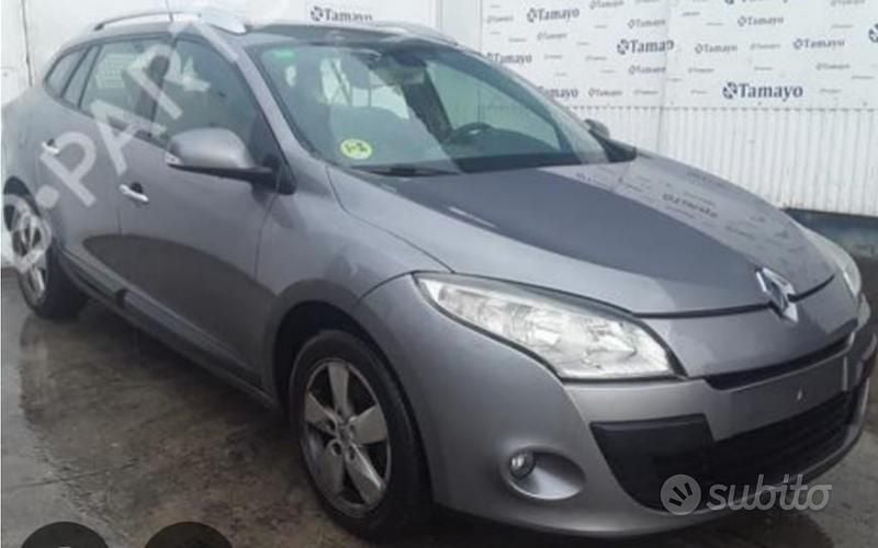 Usata Renault Mégane III 110 CV (80 kW) 2010 Grigio Station wagon