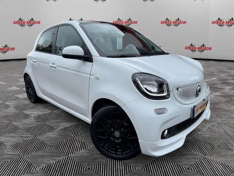 Bianco Usata 2019 Smart ForFour Passion Tre volumi | 11.750 € (Super prezzo) - Immagine 1/4