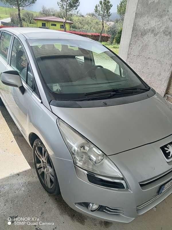 Usata Peugeot 5008 Active 114 CV (83 kW) 2013 Grigio Monovolume