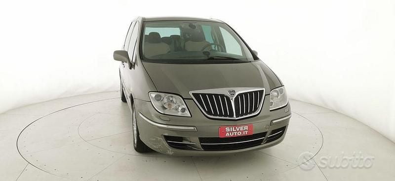 Usata Lancia Phedra 170 CV (125 kW) 2009 Grigio Monovolume