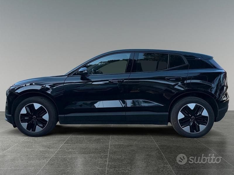 Usata Volvo EX30 Single Motor Extended Range 200 kW (272 CV) 2024 Nero SUV