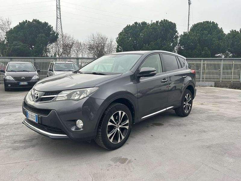 Usata Toyota RAV4 124 CV (91 kW) 2015 Grigio SUV