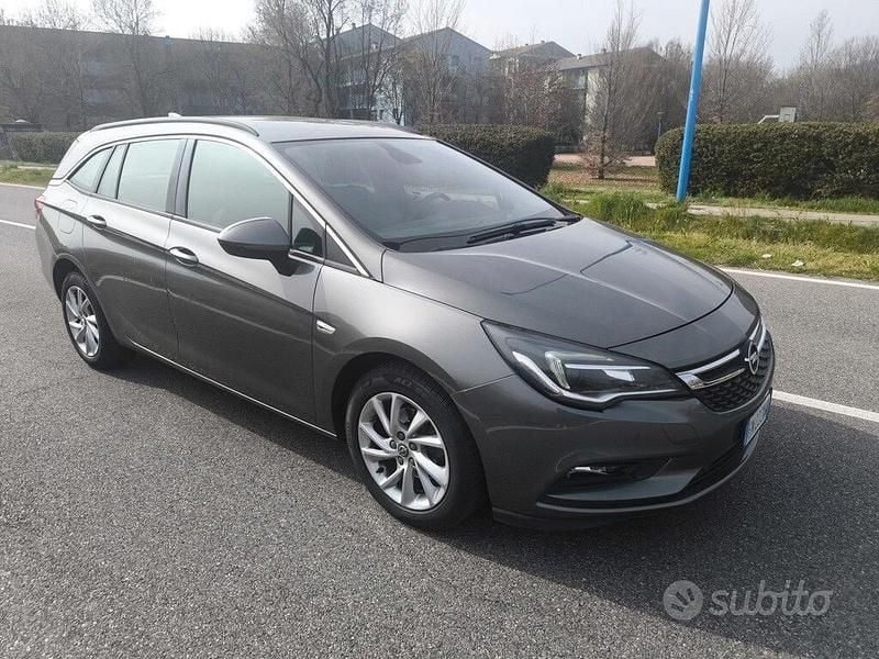 Usata Opel Astra 110 CV (80 kW) 2018 Grigio Station wagon