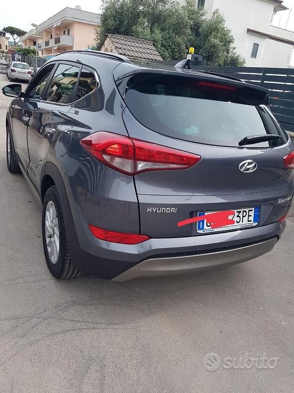Usata Hyundai Tucson Xpossible 116 CV (85 kW) 2016 Grigio SUV
