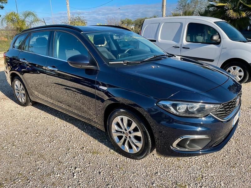 Usata Fiat Tipo Lounge 120 CV (88 kW) 2018 Blu Station wagon