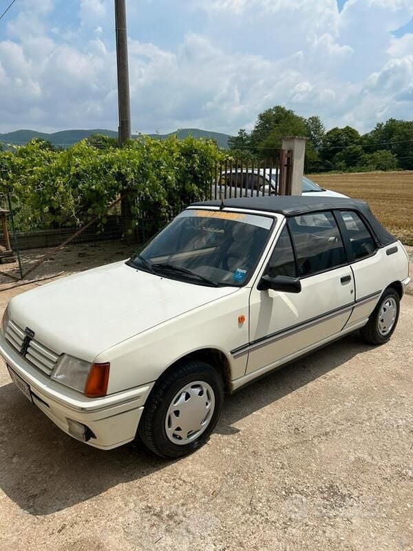 Usata 1989 Peugeot 205 Cabrio | 3000 € - Immagine 1/4