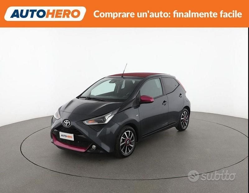 Usado Toyota Aygo X-wave 72 CV (52 kW) 2020 Utilitario
