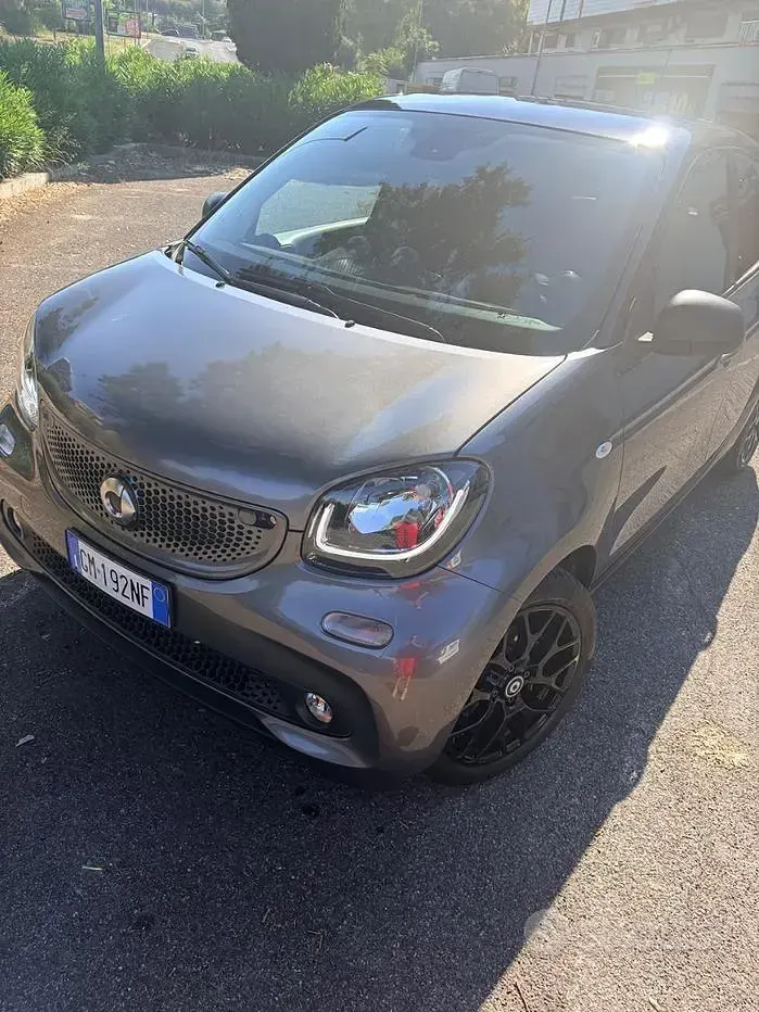 Usata Smart ForFour 90 CV (66 kW) 2017 Grigio Utilitaria