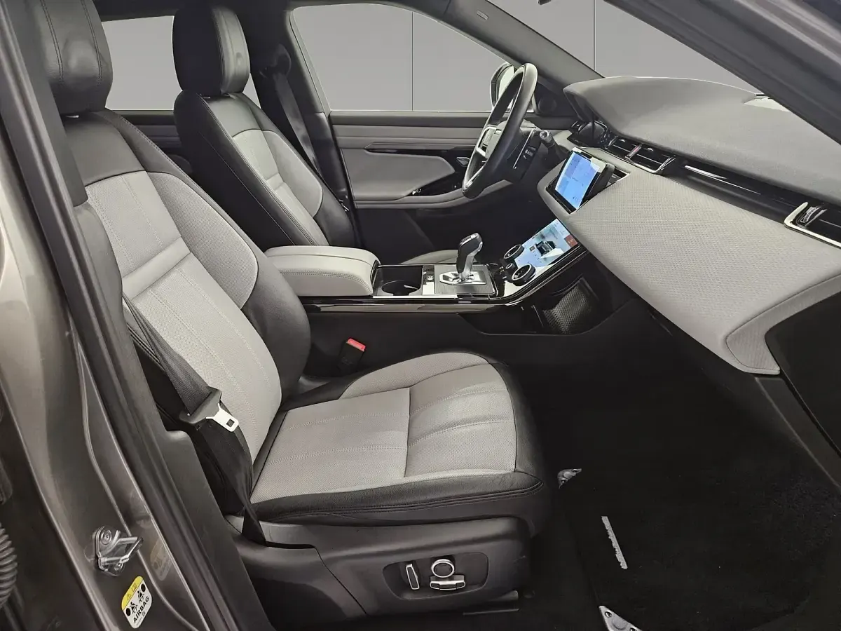 Usata Land Rover Range Rover evoque R-Dynamic 163 CV (119 kW) 2021 Silicon silver SUV