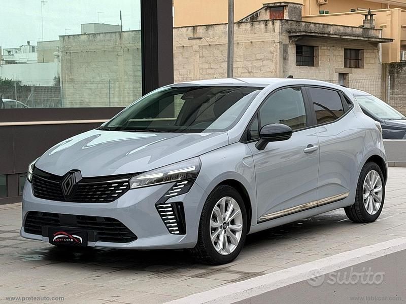 Usata Renault Clio V Business 67 CV (49 kW) 2023 Grigio Berlina