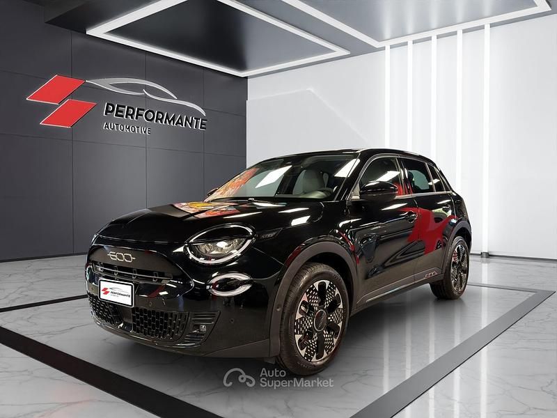 Usata Fiat 600 La Prima 110 CV (80 kW) 2025 Nero SUV