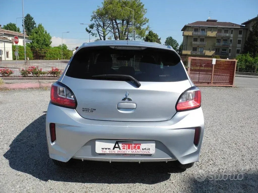 Usata Mitsubishi Space Star Intense 71 CV (52 kW) 2022 Grigio Utilitaria