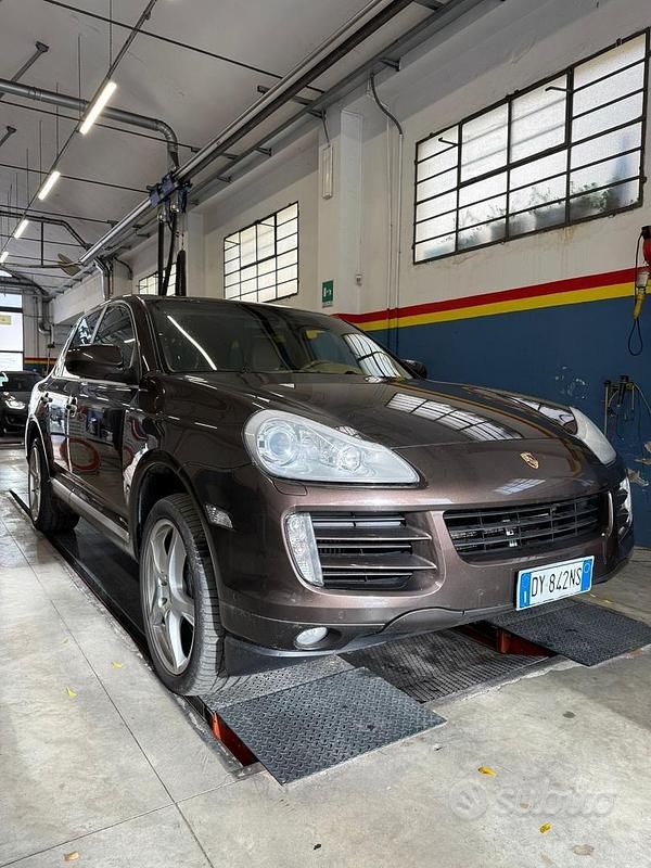 Usata Porsche Cayenne 2009 Marrone SUV