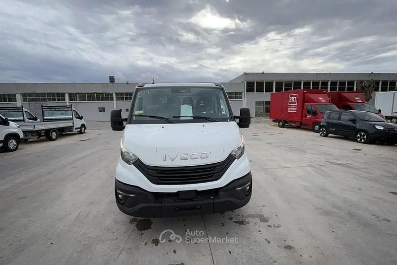Nuova Iveco Daily 136 CV (100 kW) 2026 Bianco Berlina