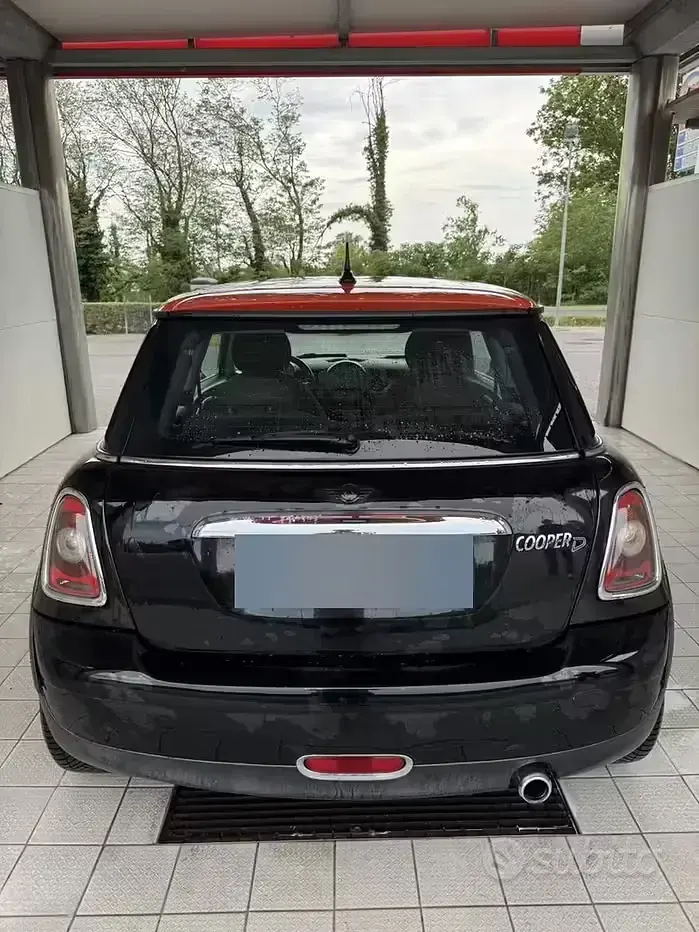 Usata Mini Cooper 112 CV (82 kW) 2010 Nero Utilitaria