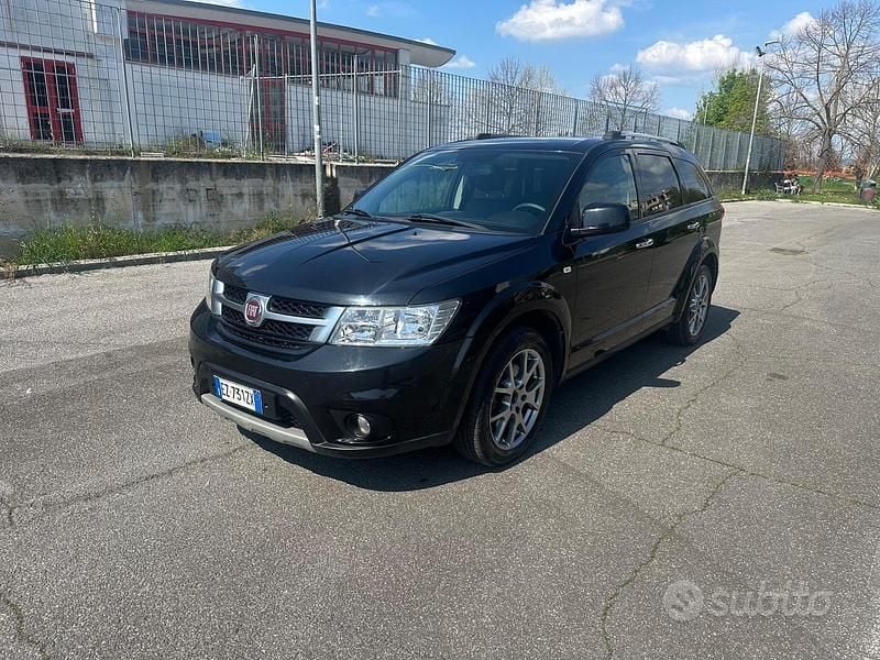 Usata Fiat Freemont Cross 140 CV (102 kW) 2015 Nero SUV